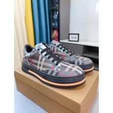 Burberry Low Shoes